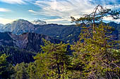 Parco Naturale Fanes-Senes-Braies. La traversata da San Vigilio di Marebbe al lago di Braies, 
lungo la salita verso il Passo Croce. 